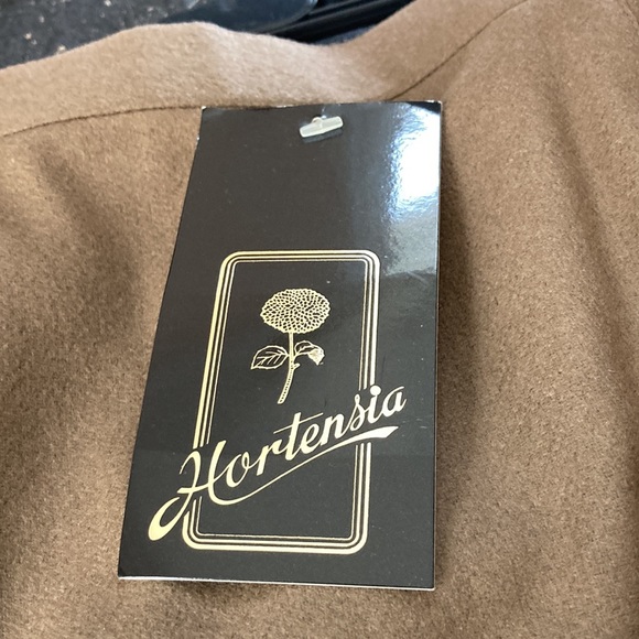 NWT Hortensia Brown Skirt. Length-27,5”.waist-16,5”. Lined. Back zipper closure. - Picture 4 of 4